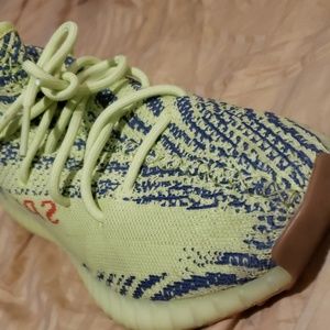 Yeezy350 boosts construction